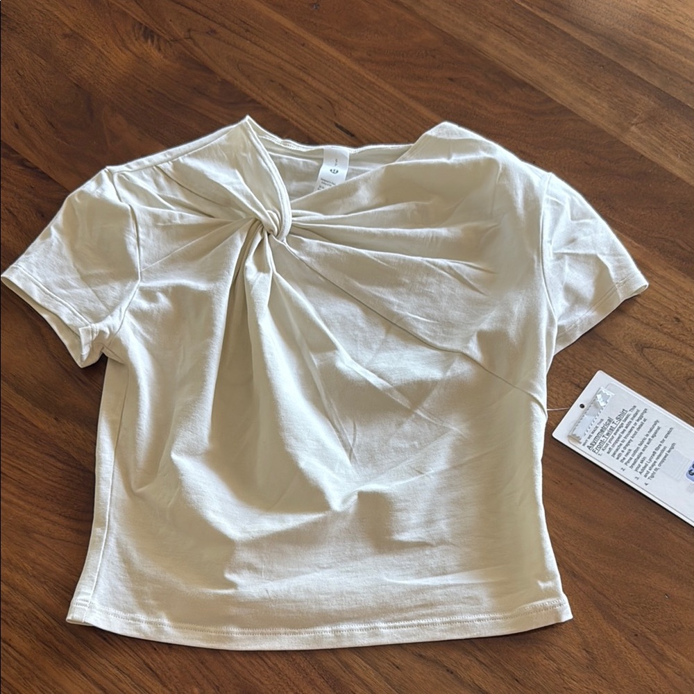 Lululemon Athletica asymmetrical front twist T-shirt in Bone LW3IQCS